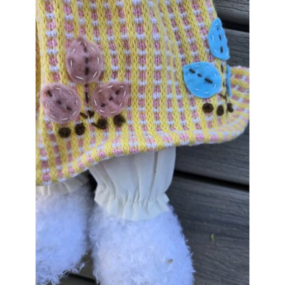 Henton International LTD Kwun Tong Hong Kong Girl Plush Bunny Home Décor Stuffed - Picture 7 of 12